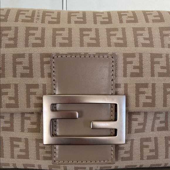 FENDI Zucchino Mini Mama Baguette Beige - Picture 4 of 7